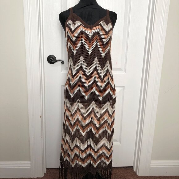 Almost Famous Women's Crochet Dress Large Brown & White‎ Chevron Pattern NWT - Picture 1 of 8